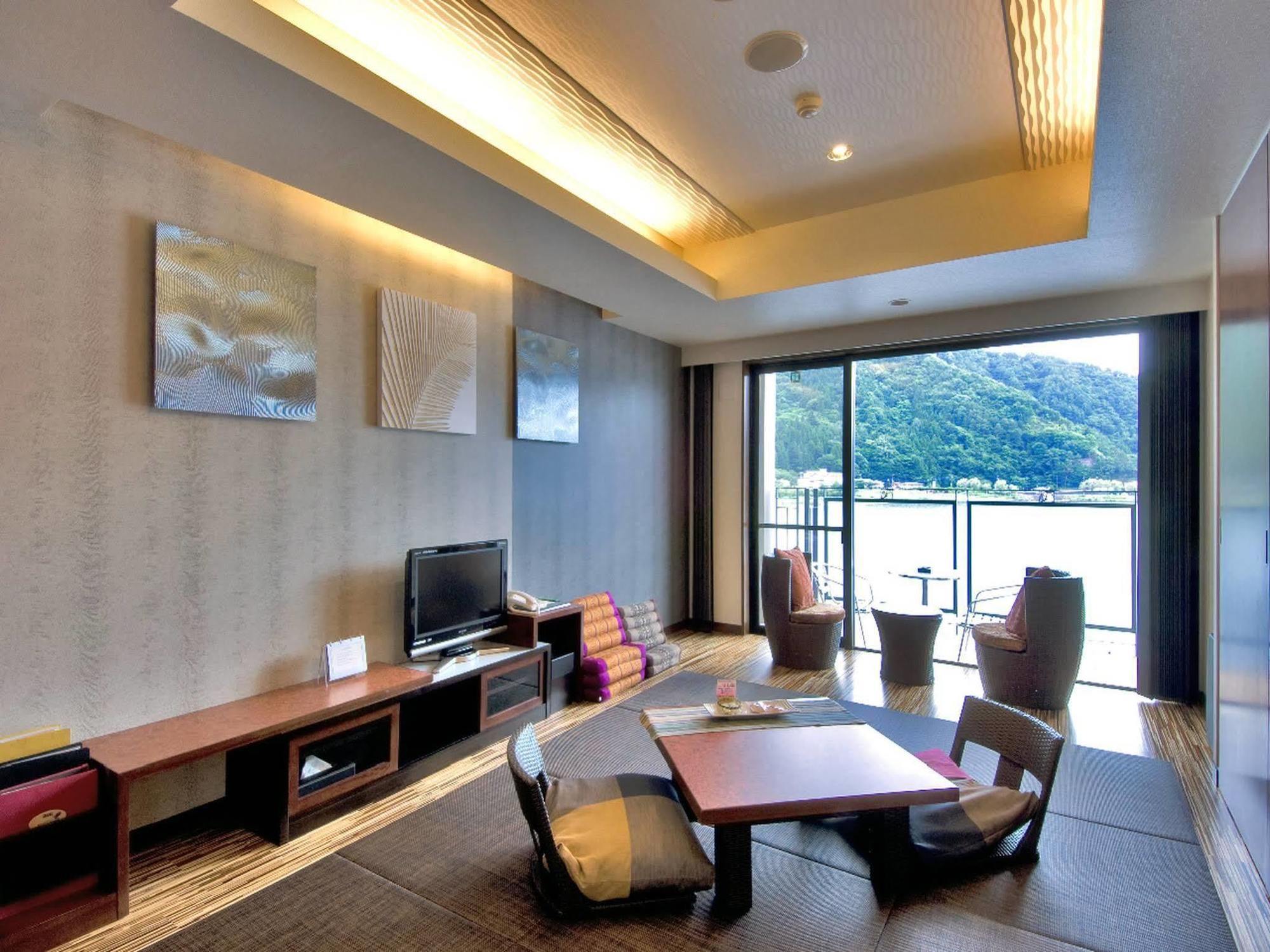 Kaze No Terrace Kukuna Hotel Fujikawaguchiko Exterior foto